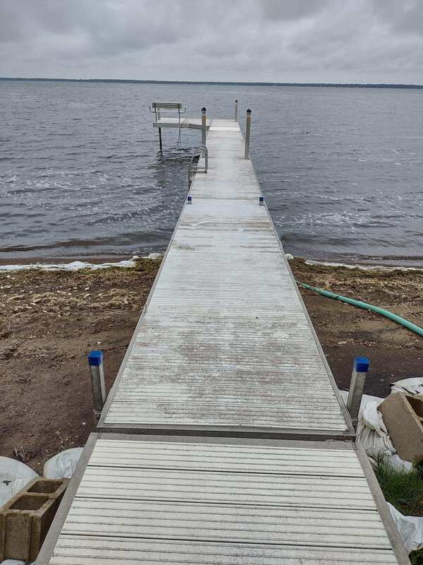 $6000 - ShoreMaster Wheel A Dock - 64' plus double L, bench, and 8' ramp. White Painted Aluminum Decking.
TR#CASEYMILLER